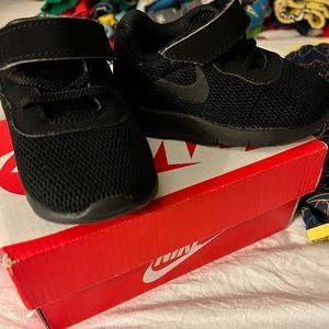 Baby nike black sneakers